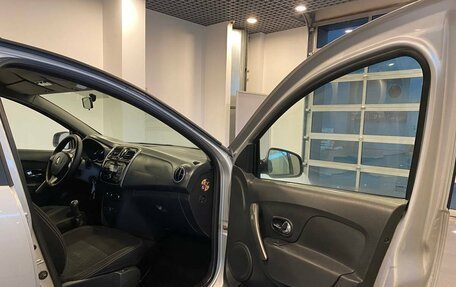 Renault Logan II, 2017 год, 720 000 рублей, 26 фотография