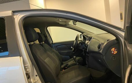 Renault Logan II, 2017 год, 720 000 рублей, 28 фотография