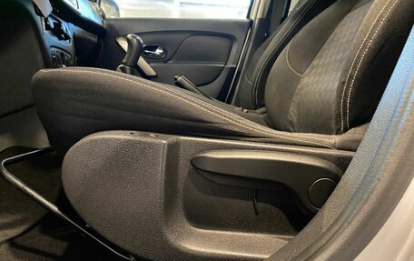Renault Logan II, 2017 год, 720 000 рублей, 31 фотография