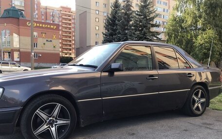 Mercedes-Benz E-Класс, 1992 год, 550 000 рублей, 14 фотография