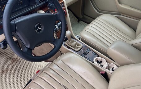 Mercedes-Benz E-Класс, 1992 год, 550 000 рублей, 18 фотография