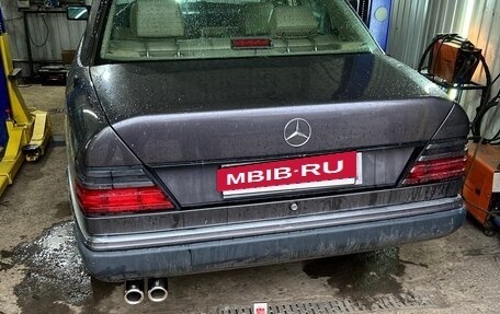 Mercedes-Benz E-Класс, 1992 год, 550 000 рублей, 12 фотография