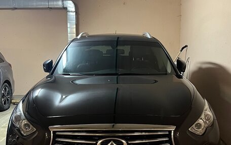 Infiniti QX70, 2014 год, 1 900 000 рублей, 10 фотография