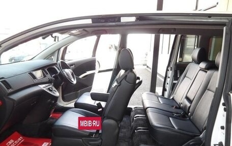 Toyota ISis I, 2017 год, 1 024 000 рублей, 9 фотография