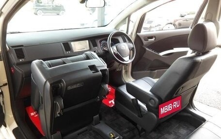 Toyota ISis I, 2017 год, 1 024 000 рублей, 11 фотография