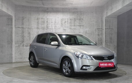 KIA cee'd I рестайлинг, 2010 год, 865 000 рублей, 3 фотография