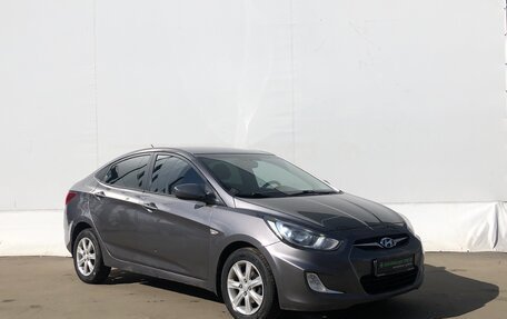 Hyundai Solaris II рестайлинг, 2011 год, 645 000 рублей, 3 фотография