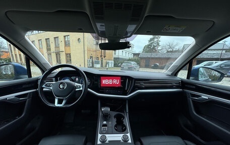 Volkswagen Touareg III, 2019 год, 4 700 000 рублей, 4 фотография
