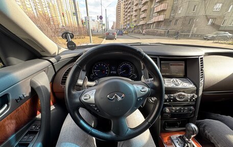 Infiniti QX70, 2016 год, 2 250 000 рублей, 11 фотография