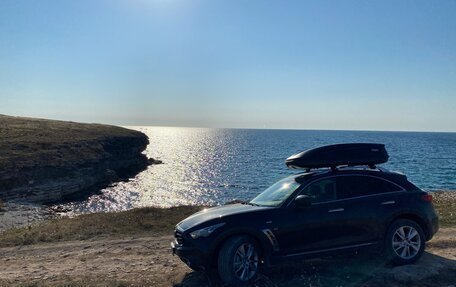 Infiniti QX70, 2016 год, 2 250 000 рублей, 15 фотография