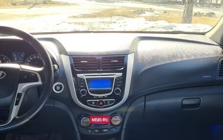 Hyundai Solaris II рестайлинг, 2011 год, 790 000 рублей, 8 фотография