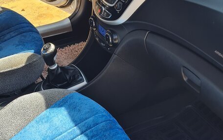 Hyundai Solaris II рестайлинг, 2011 год, 790 000 рублей, 16 фотография