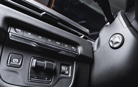 Cadillac Escalade V, 2025 год, 23 990 000 рублей, 21 фотография
