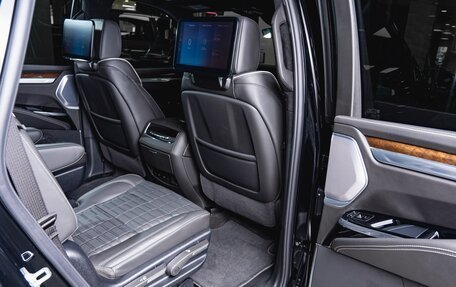 Cadillac Escalade V, 2025 год, 23 990 000 рублей, 26 фотография
