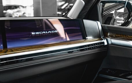 Cadillac Escalade V, 2025 год, 23 990 000 рублей, 36 фотография