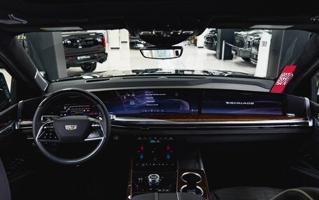 Cadillac Escalade V, 2025 год, 23 990 000 рублей, 31 фотография