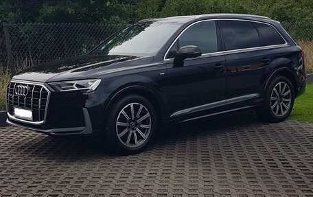 Audi Q7, 2022 год, 6 040 000 рублей, 1 фотография
