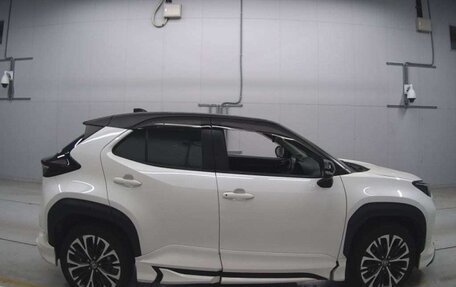 Toyota Yaris Cross, 2021 год, 1 530 000 рублей, 3 фотография