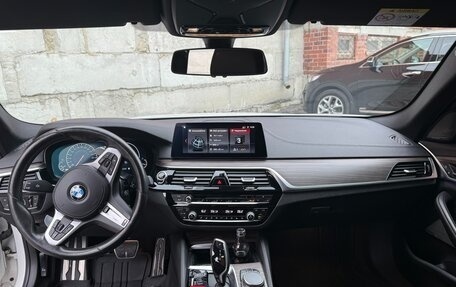 BMW 5 серия, 2018 год, 6 000 000 рублей, 12 фотография
