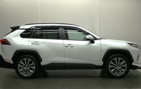 Toyota RAV4, 2021 год, 4 326 000 рублей, 10 фотография