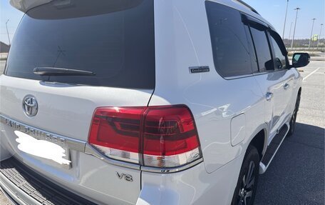 Toyota Land Cruiser 200, 2018 год, 8 750 000 рублей, 3 фотография