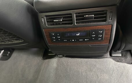 Toyota Land Cruiser 200, 2018 год, 8 750 000 рублей, 4 фотография