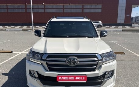 Toyota Land Cruiser 200, 2018 год, 8 750 000 рублей, 18 фотография