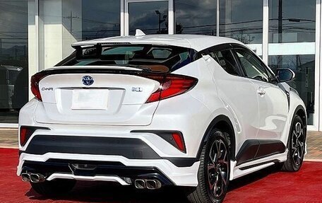 Toyota C-HR I рестайлинг, 2022 год, 1 748 000 рублей, 5 фотография