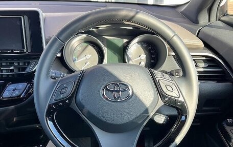 Toyota C-HR I рестайлинг, 2022 год, 1 748 000 рублей, 9 фотография