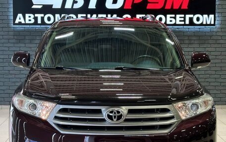 Toyota Highlander III, 2011 год, 2 300 000 рублей, 3 фотография