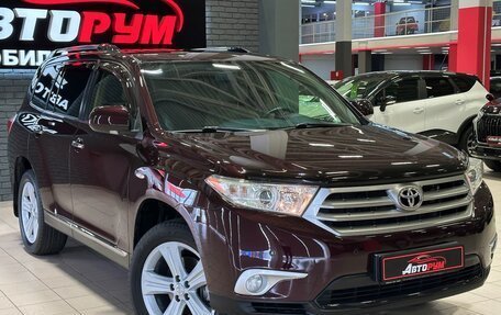 Toyota Highlander III, 2011 год, 2 300 000 рублей, 4 фотография