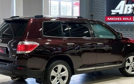 Toyota Highlander III, 2011 год, 2 300 000 рублей, 5 фотография