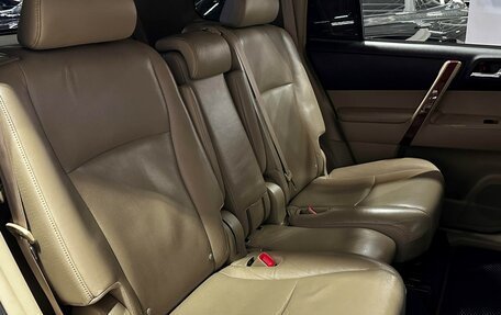 Toyota Highlander III, 2011 год, 2 300 000 рублей, 15 фотография