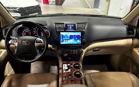 Toyota Highlander III, 2011 год, 2 300 000 рублей, 34 фотография