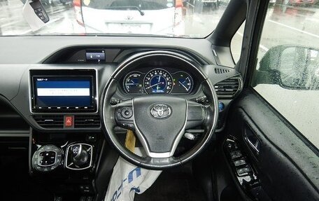 Toyota Voxy III, 2020 год, 2 510 000 рублей, 2 фотография