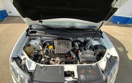 Renault Logan II, 2018 год, 750 000 рублей, 13 фотография