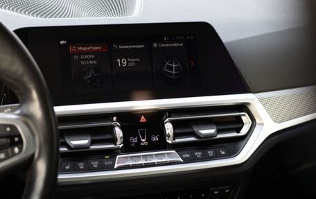 BMW 3 серия, 2019 год, 2 999 999 рублей, 15 фотография