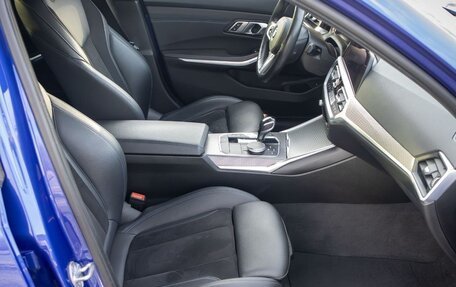 BMW 3 серия, 2019 год, 2 999 999 рублей, 23 фотография