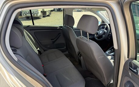 Volkswagen Golf V, 2004 год, 595 000 рублей, 6 фотография