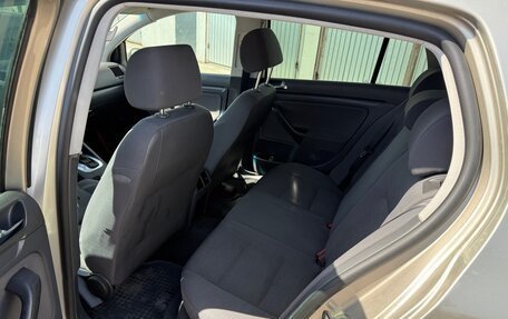 Volkswagen Golf V, 2004 год, 595 000 рублей, 10 фотография