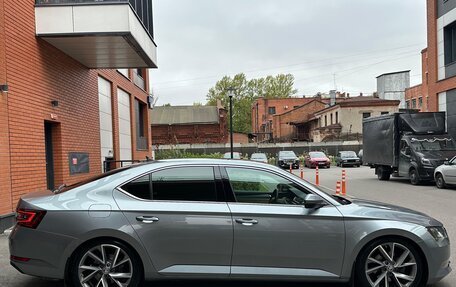 Skoda Superb III рестайлинг, 2018 год, 2 450 000 рублей, 1 фотография