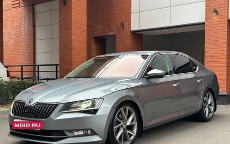Skoda Superb III рестайлинг, 2018 год, 2 450 000 рублей, 5 фотография