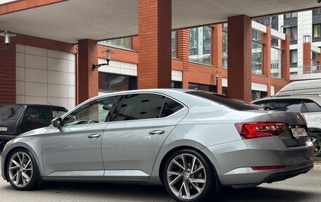 Skoda Superb III рестайлинг, 2018 год, 2 450 000 рублей, 17 фотография