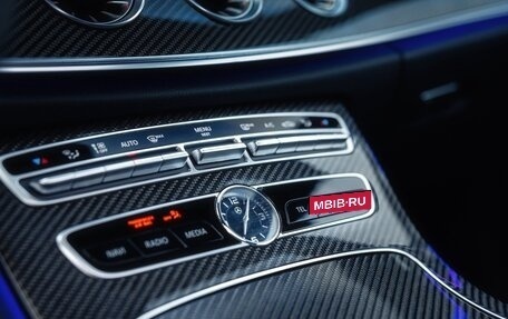 Mercedes-Benz E-Класс AMG, 2018 год, 5 300 000 рублей, 15 фотография