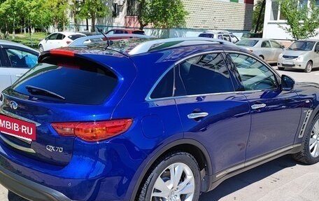 Infiniti QX70, 2014 год, 2 400 000 рублей, 5 фотография