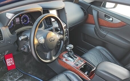 Infiniti QX70, 2014 год, 2 400 000 рублей, 9 фотография