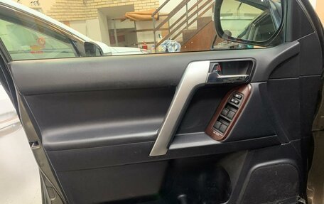 Toyota Land Cruiser Prado 150 рестайлинг 2, 2014 год, 4 200 000 рублей, 6 фотография