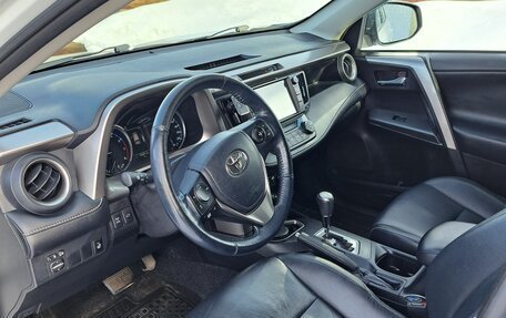 Toyota RAV4, 2018 год, 3 050 000 рублей, 9 фотография