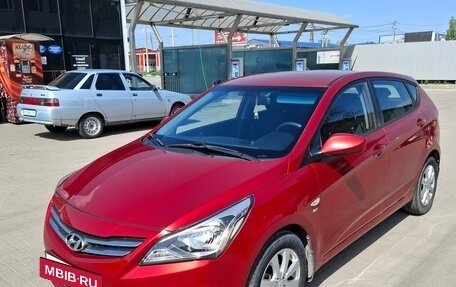 Hyundai Solaris II рестайлинг, 2015 год, 1 580 000 рублей, 2 фотография
