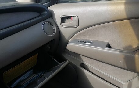 Mitsubishi Outlander III рестайлинг 3, 2005 год, 290 000 рублей, 7 фотография